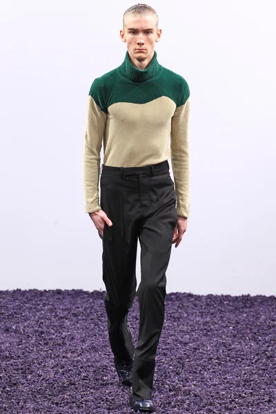 Look 25